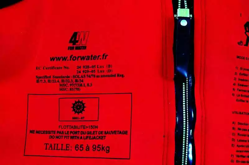 Combinaison d'immersion isolante Solas 150N taille adulte sans lampe