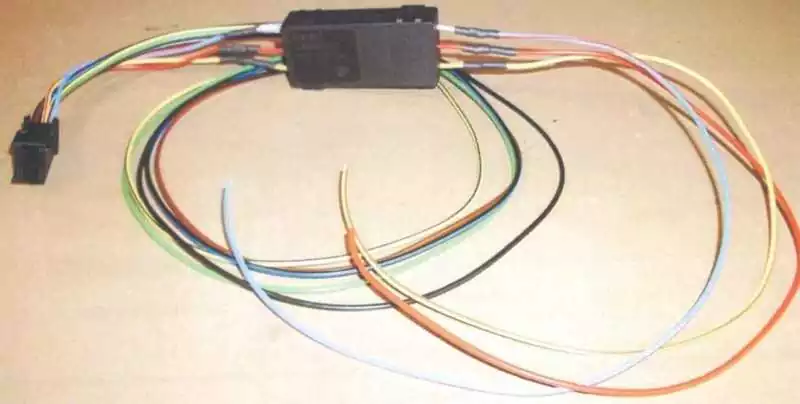 Résistance câblée 24/12V connecteur MQS 8 broches 1 résistance par jauge