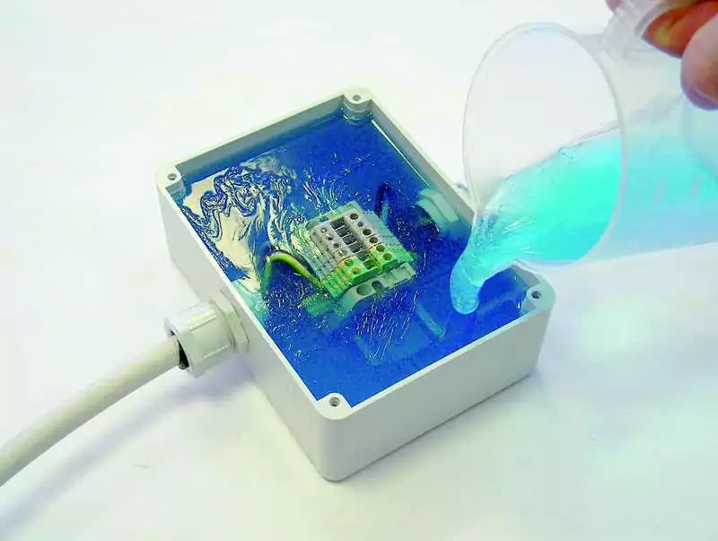 Gel silicone isolant bi-composant pour l'étanchéité des connexions 2X500ml