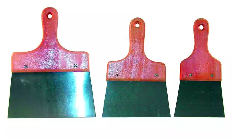 Couteaux à enduire ACIER largeur 16 cm manche en bois