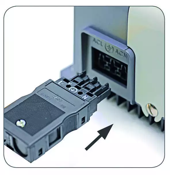 Chargeur YPOWER 24V – 20A – 3 sorties – Haute fréquence – Compact