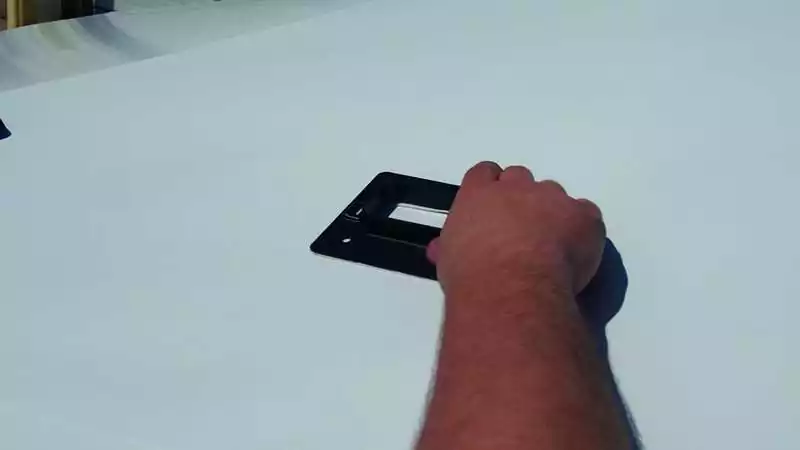 Aérateur auto-adhésif et étanche 130 x 105 x 30mm pour bache