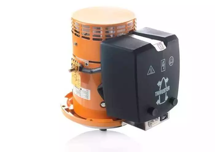 moteur et le relais 24V pour les propulseurs d'étrave BOW110 / 130/160