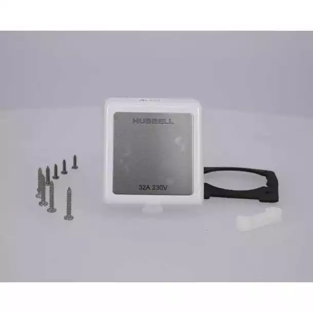 Socle HBL332 mâle composite blanc 230V 32A pour tableau arrière