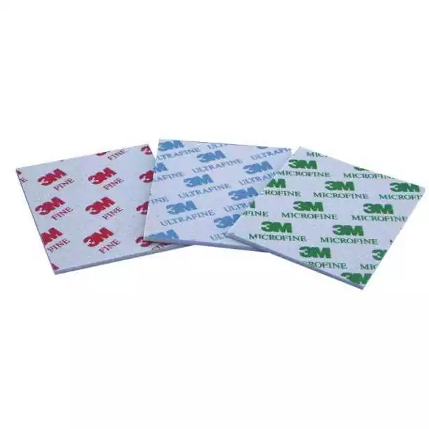 Boite de 20 éponges abrasives ultra fine 140x115x5mm