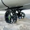 C-Tug R avec roues Sandtrakz efficace sur surfaces sablonneuses