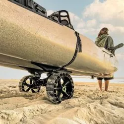 C-Tug R avec roues Sandtrakz efficace sur surfaces sablonneuses